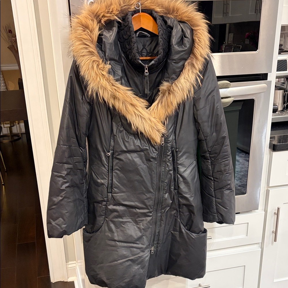 Mackage Women's Black Fur-Trimmed Hooded Coat size medium